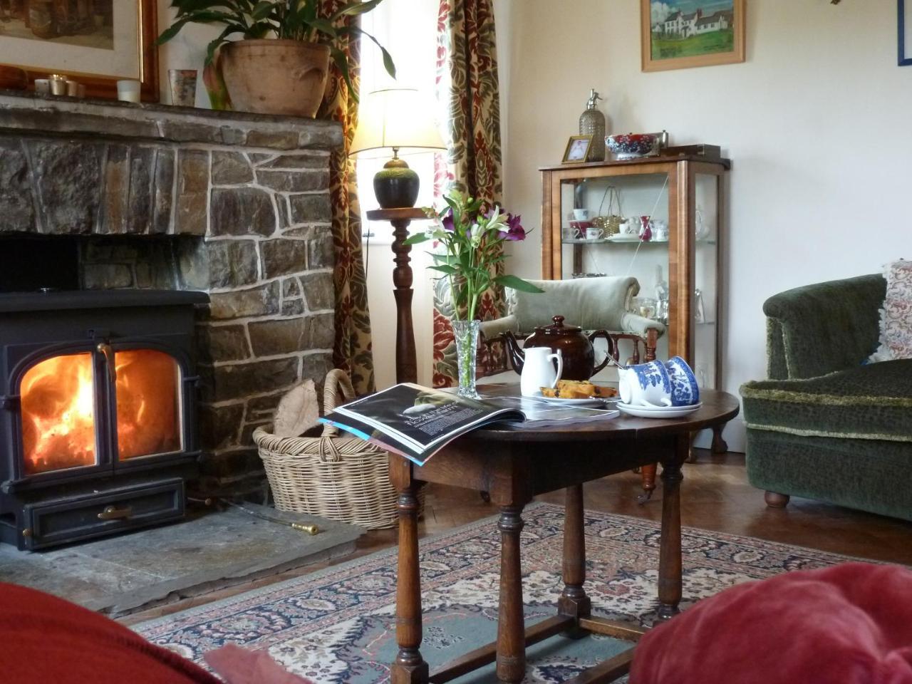 Lower Tresmorn Farmhouse Crackington Haven Exterior photo