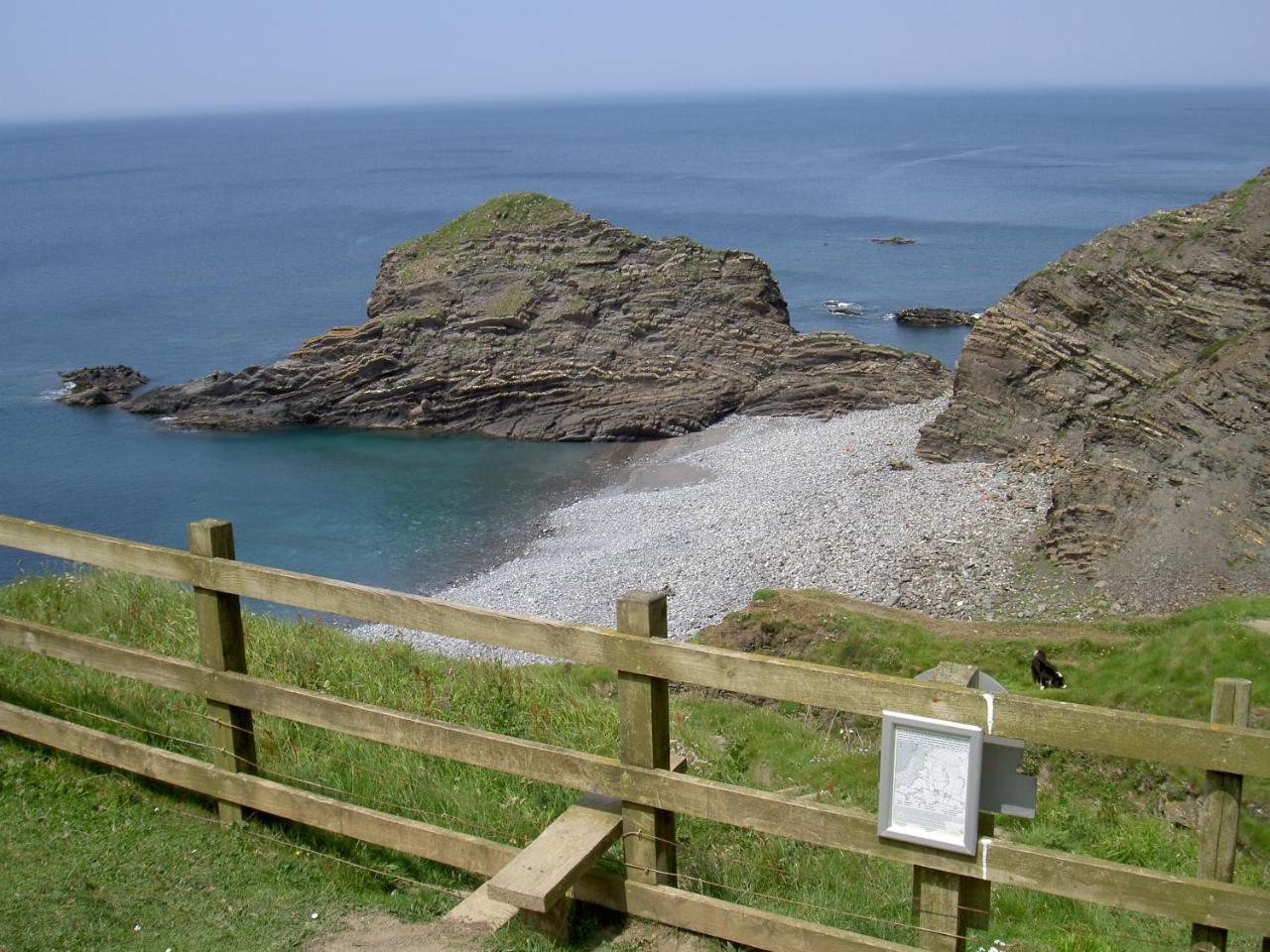 Lower Tresmorn Farmhouse Crackington Haven Exterior photo