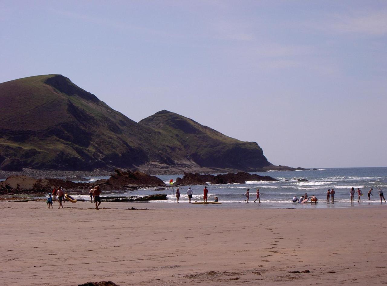 Lower Tresmorn Farmhouse Crackington Haven Exterior photo
